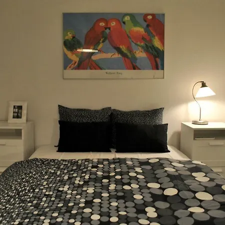Central Lejlighed Til 3 Personer Pa Forste Sal Apartment Copenhagen