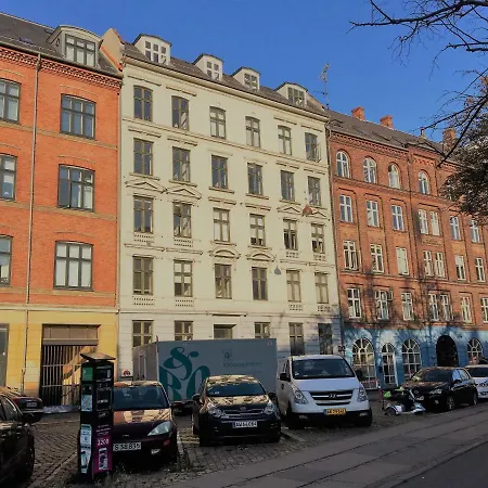 Central Lejlighed Til 3 Personer Pa Forste Sal