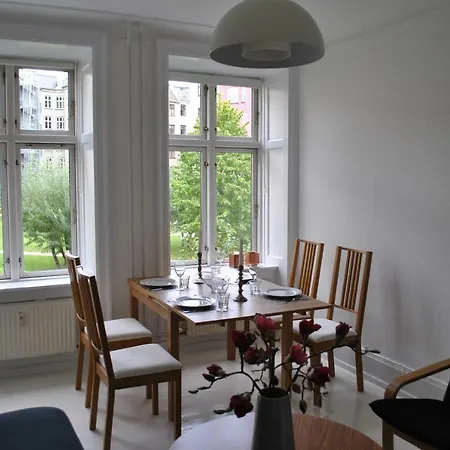 Apartment Central Lejlighed Til 3 Personer Pa Forste Sal *