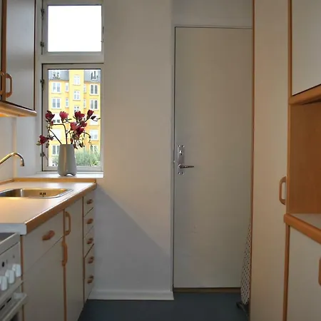Central Lejlighed Til 3 Personer Pa Forste Sal * Copenhagen