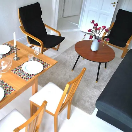 Central Lejlighed Til 3 Personer Pa Forste Sal Apartment Copenhagen