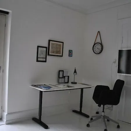 Central Lejlighed Til 3 Personer Pa Forste Sal Apartment